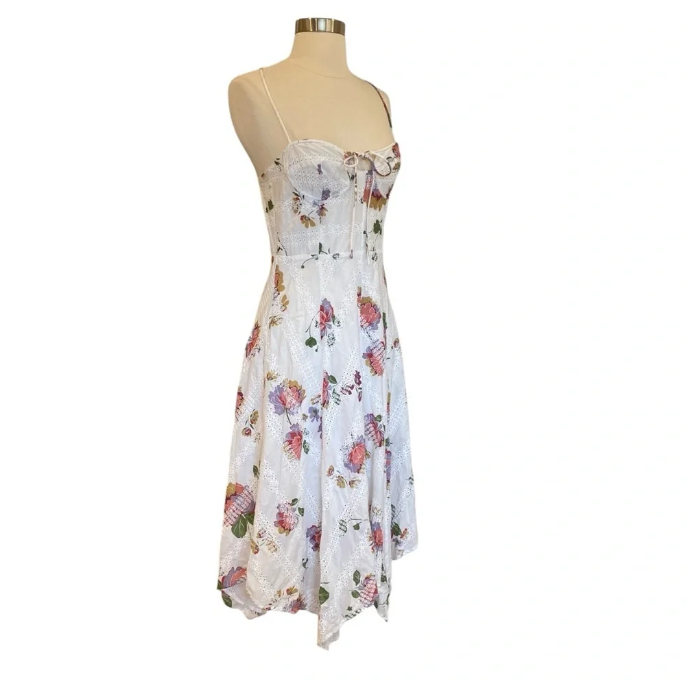 Wayf Hampshire Handkerchief Dress in Floral Printed Eyelet Lace Like New - Picture 5 of 11